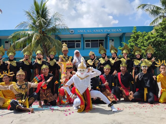 “PERANG BESAR DI ALINGKA! AKSI SPEKTAKULER DRAMA RAMAYANA OLEH SISWA XI F1 SMA AL AMIN”